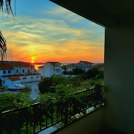 Appartement In Barbat Mit Grosser Terrasse *